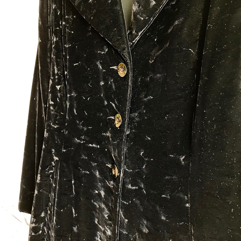 IDENTIFY BLACK VELVET TEXTURED JACKET - 10